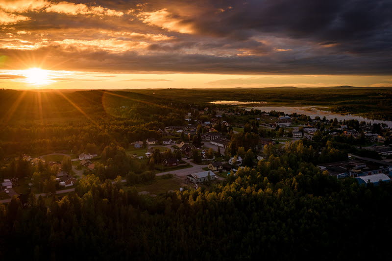 Solnedgång över Pajala på sommaren